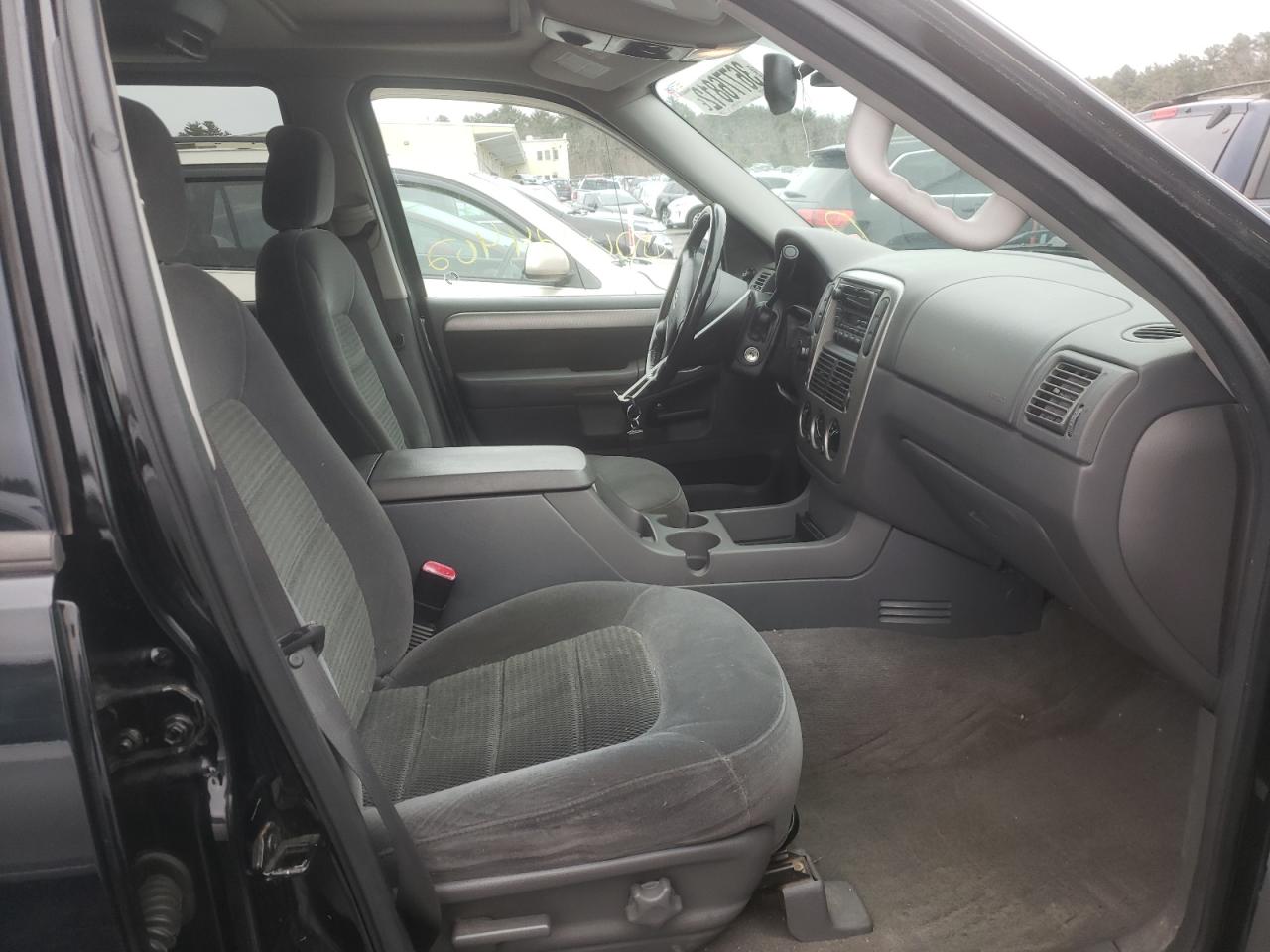 Photo 5 from auction – 2003 FORD EXPLORER X with VIN 1FMZU73K33ZB59110