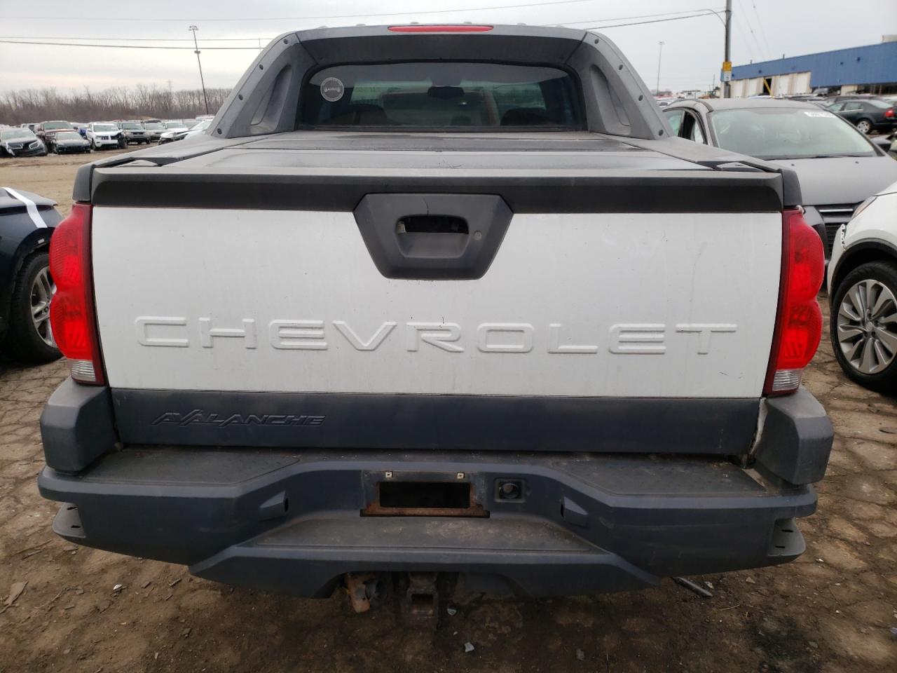 Photo 6 from auction – 2002 CHEVROLET AVALANCHE with VIN 3GNEK13T92G177678