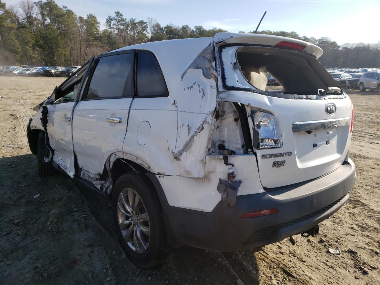 Photo 3 from auction – 2011 KIA SORENTO EX with VIN 5XYKU3A17BG025979