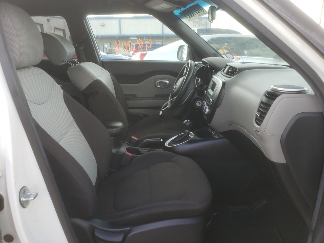 Photo 5 from auction – 2016 KIA SOUL with VIN KNDJN2A29G7397064