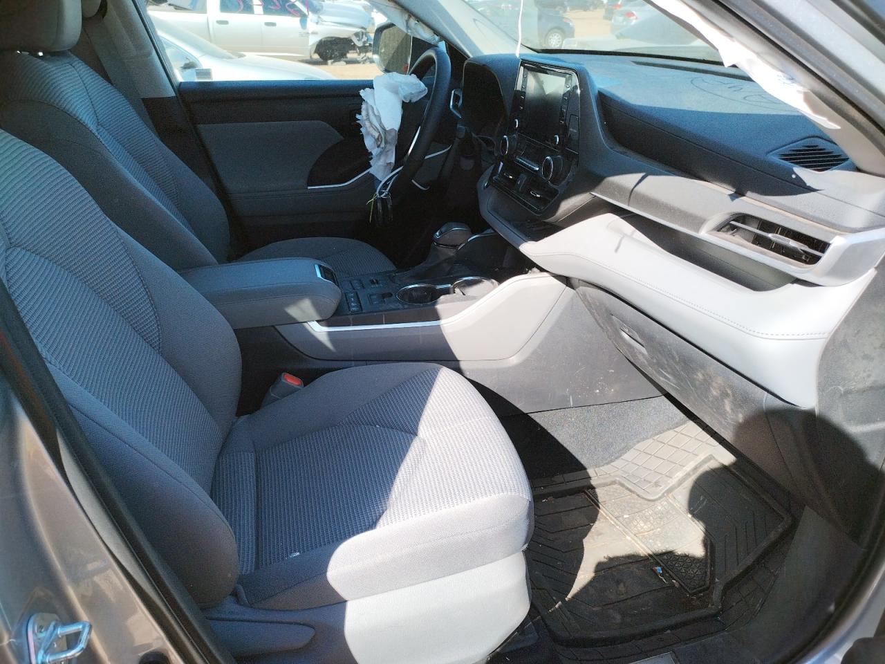 Photo 5 from auction – 2021 TOYOTA HIGHLANDER with VIN 5TDBZRBH7MS547310