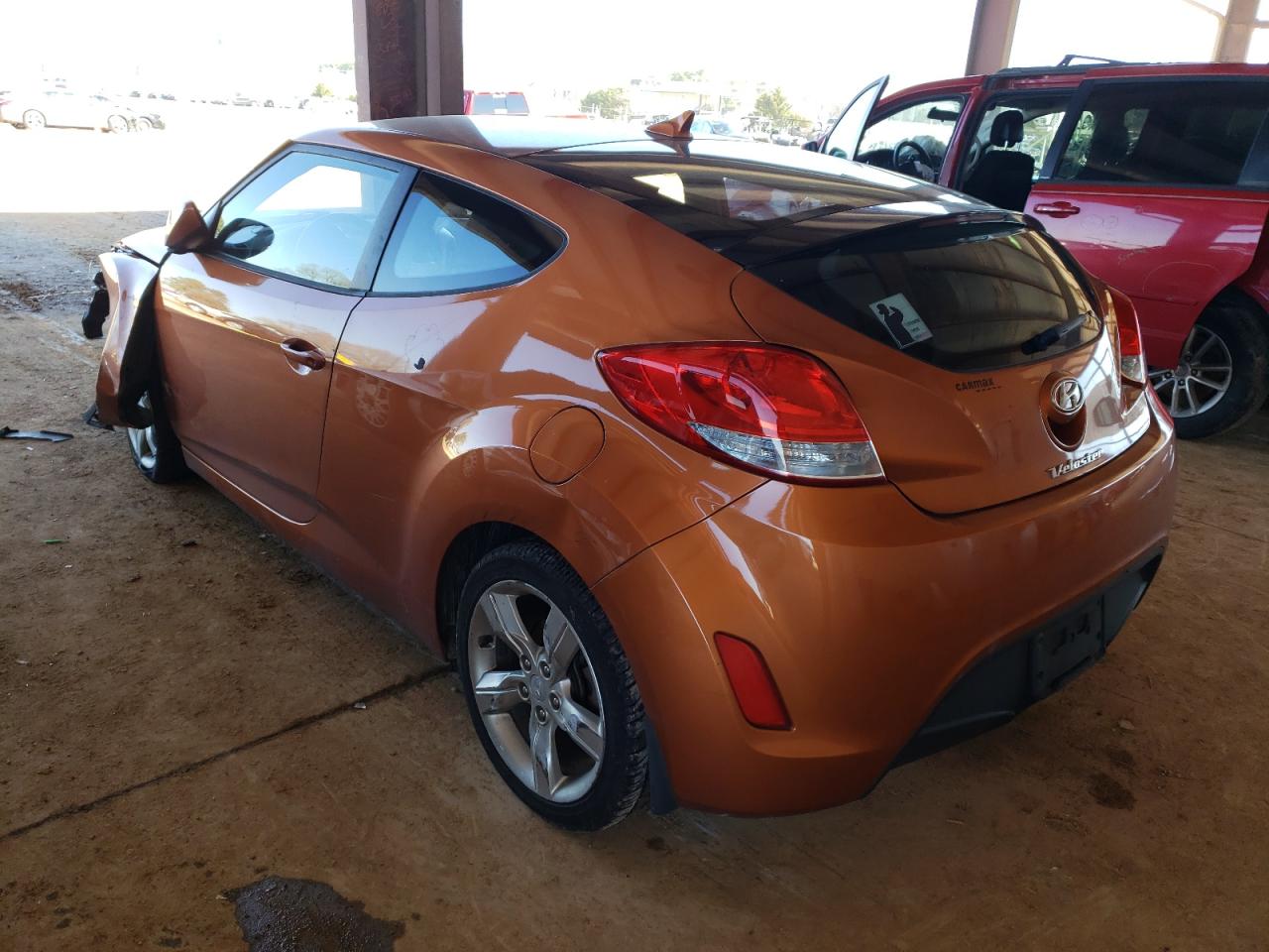 Photo 3 from auction – 2015 HYUNDAI VELOSTER with VIN KMHTC6AD3FU235711
