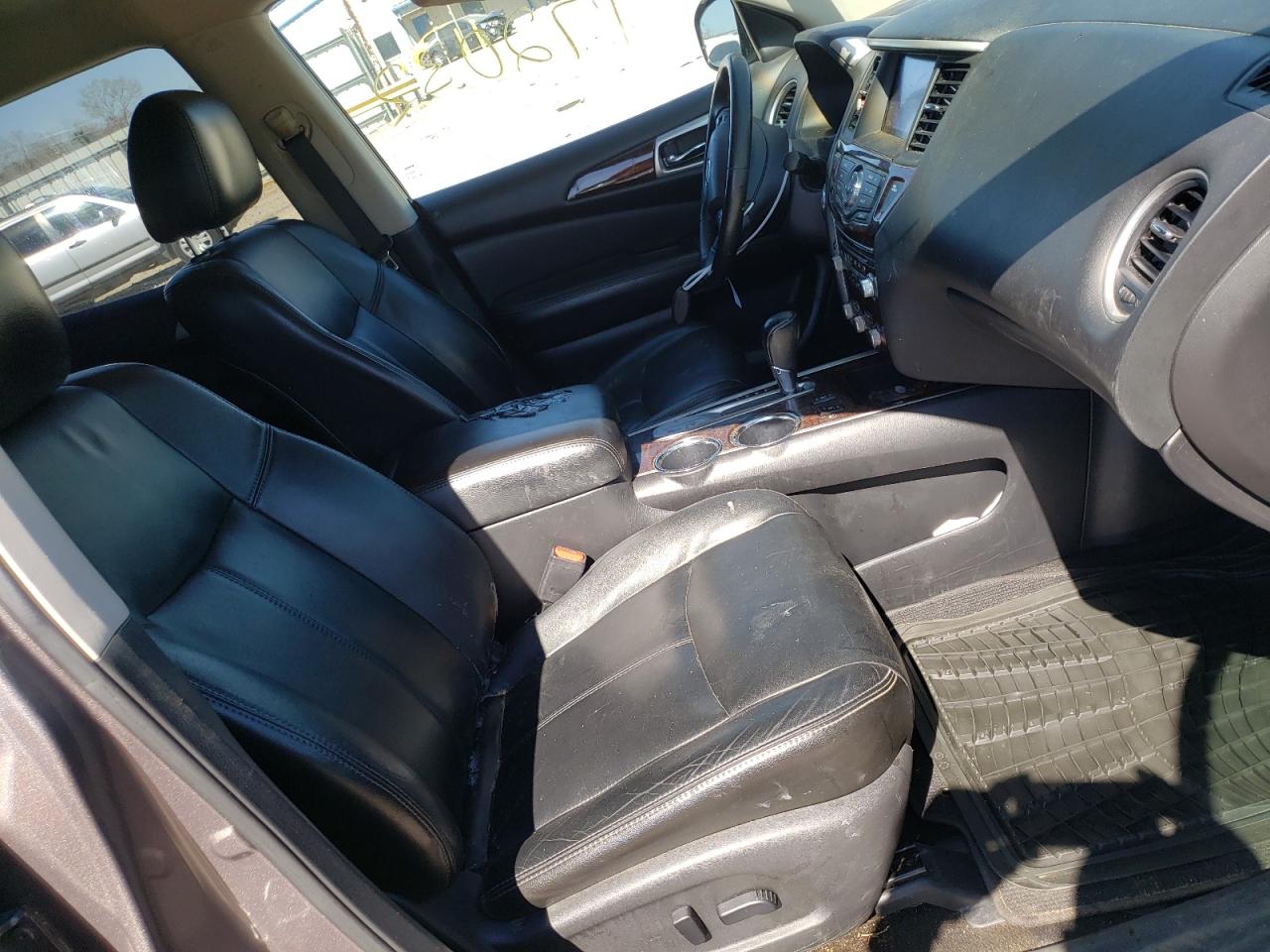 Photo 5 from auction – 2013 NISSAN PATHFINDER with VIN 5N1AR2MN4DC626145