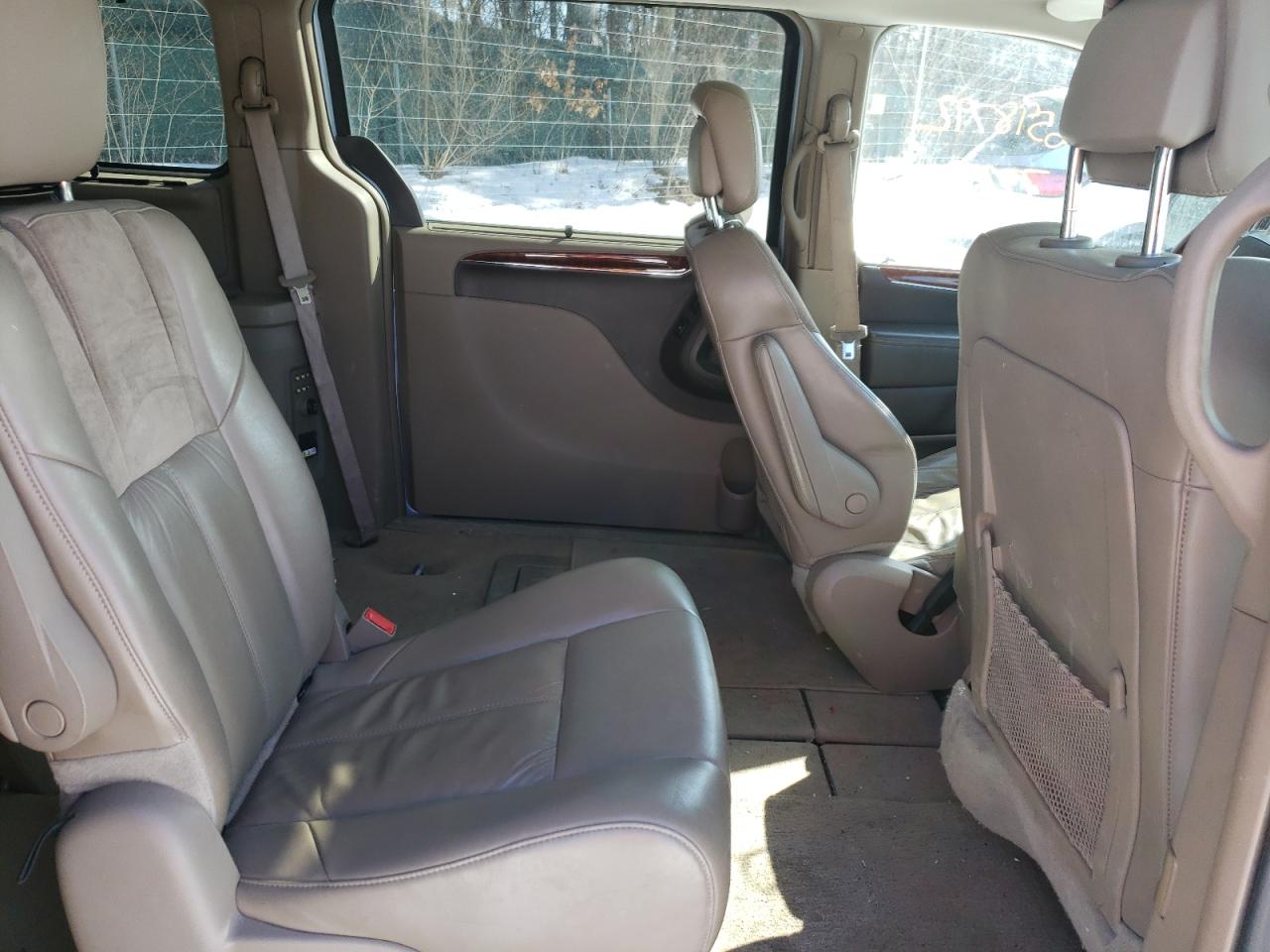 Photo 6 from auction – 2013 CHRYSLER TOWN & COU with VIN 2C4RC1GG5DR536347