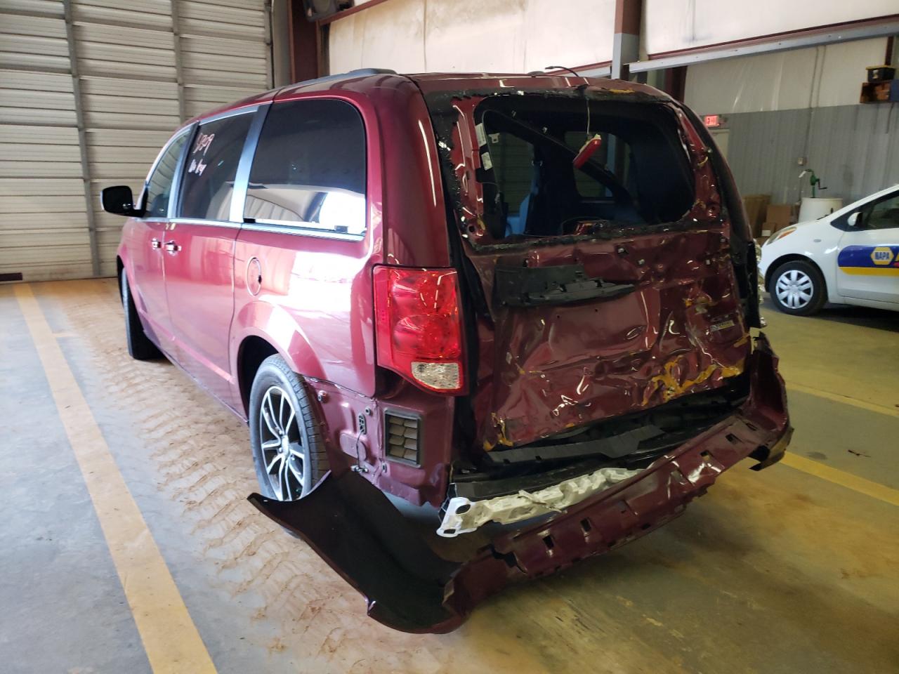 Photo 3 from auction – 2019 DODGE GRAND CARA with VIN 2C4RDGEG5KR663096