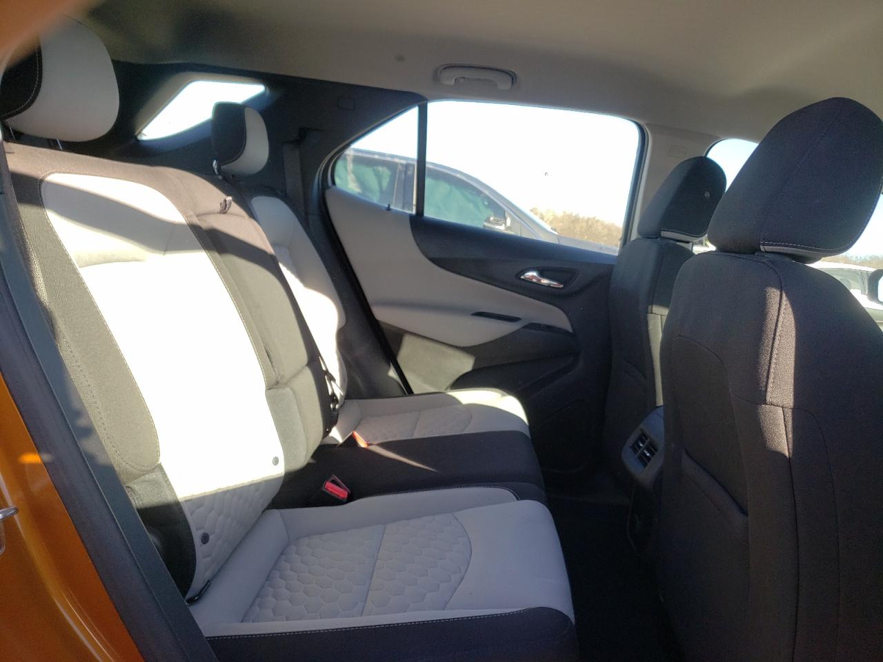 Photo 6 from auction – 2018 CHEVROLET EQUINOX LS with VIN 2GNAXREVXJ6143370