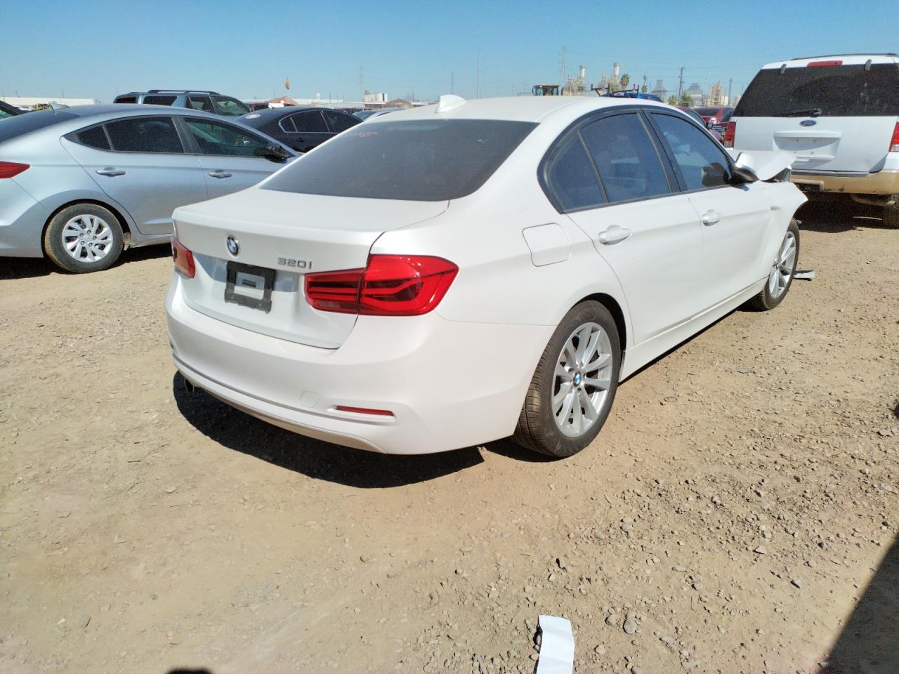 صورة رقم 4 من المزاد - 2018 BMW 320 I مع VIN WBA8E1G53JNU91175