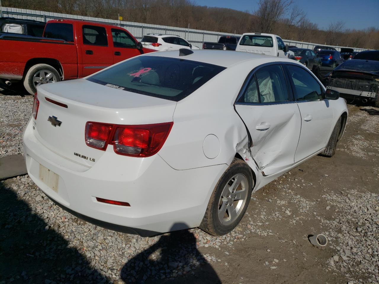 Zdjęcie 4 z aukcji – 2015 CHEVROLET MALIBU LS z VIN 1G11B5SL0FF214858