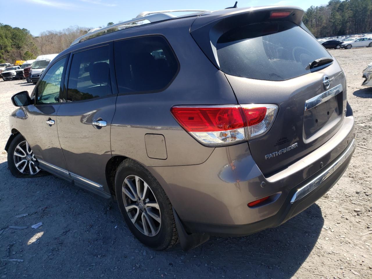Photo 3 from auction – 2013 NISSAN PATHFINDER with VIN 5N1AR2MN4DC626145