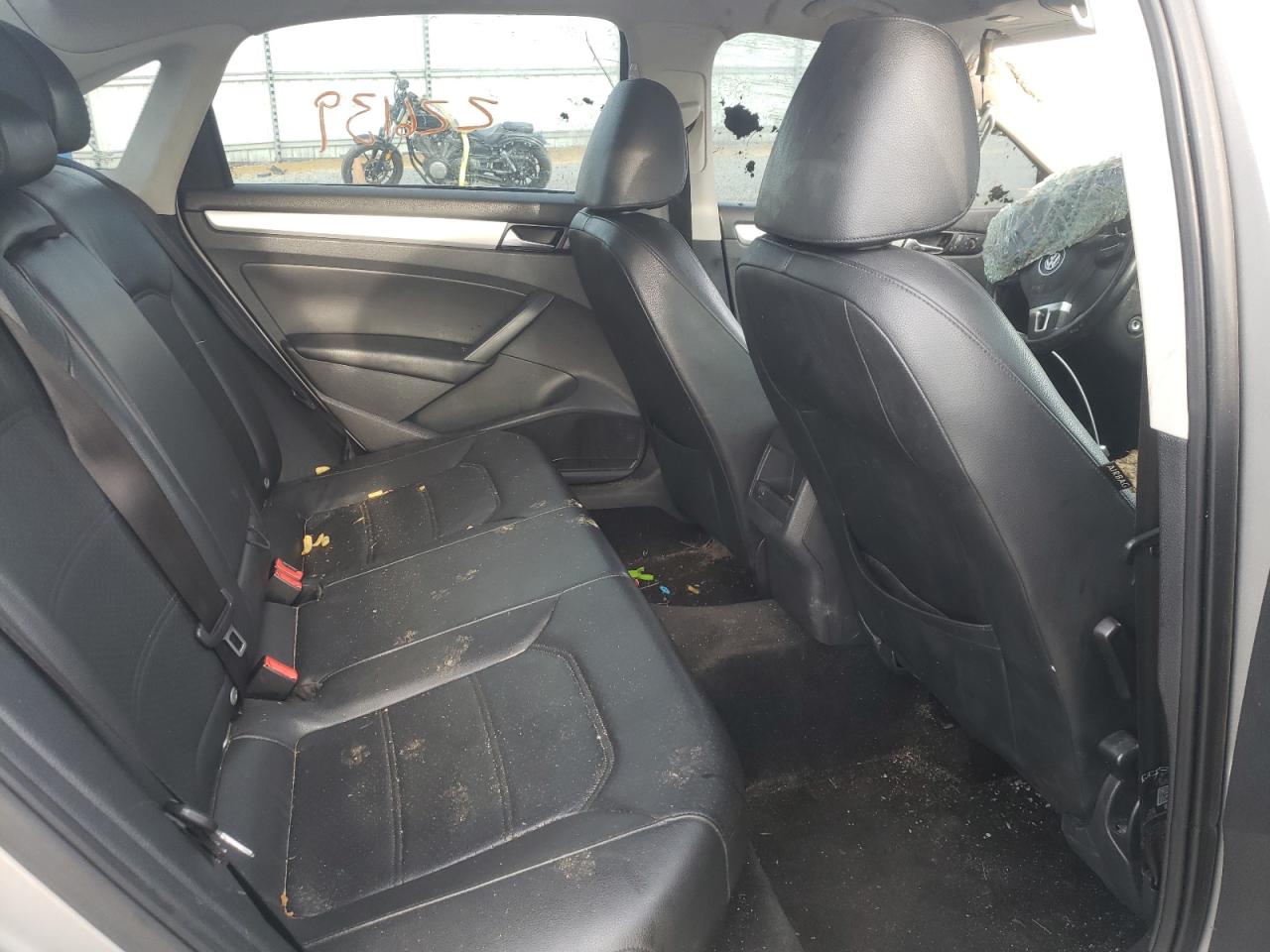 Photo 6 from auction – 2012 VOLKSWAGEN PASSAT SE with VIN 1VWBH7A34CC097528