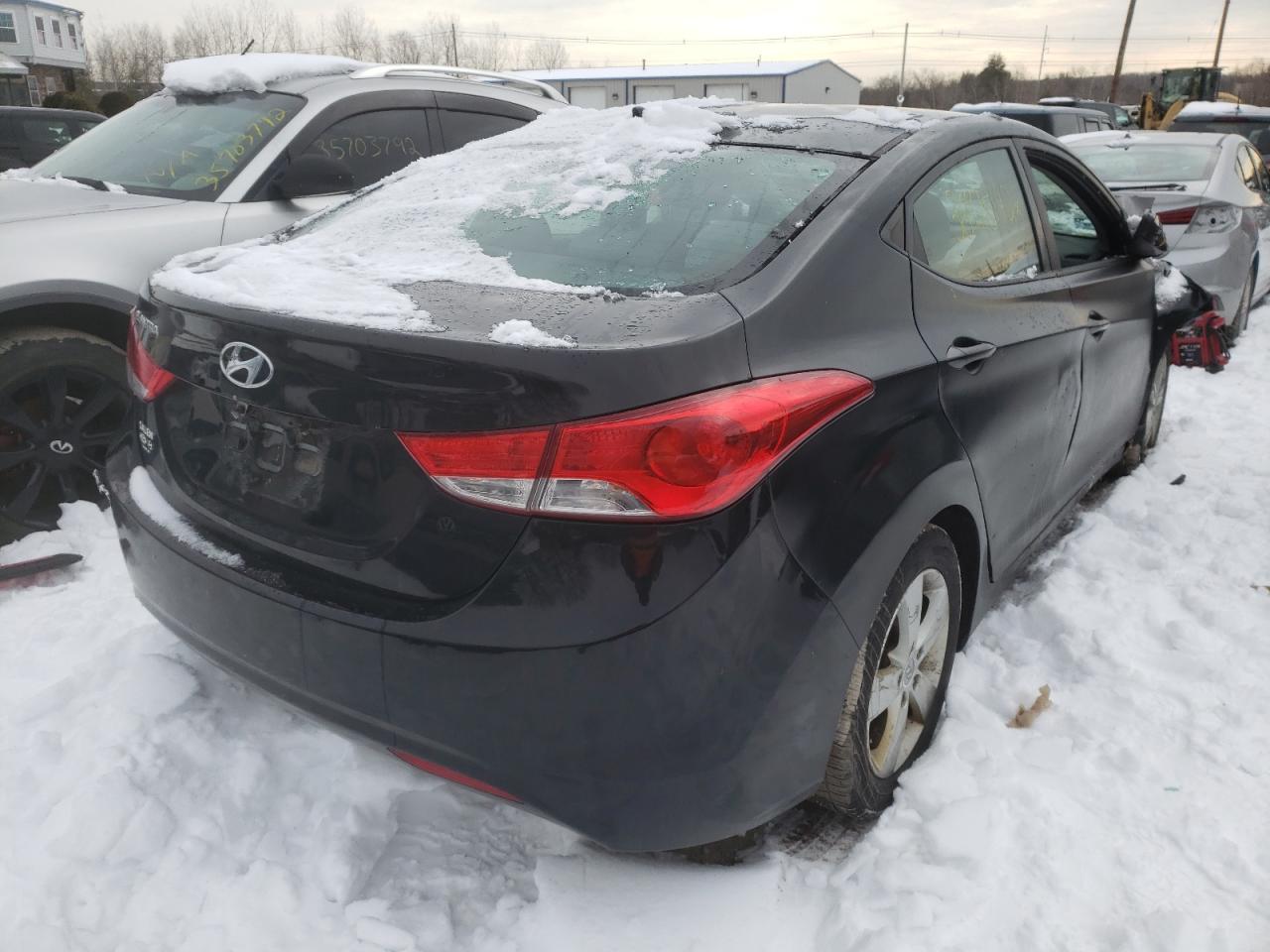 Photo 4 from auction – 2013 HYUNDAI ELANTRA GL with VIN 5NPDH4AE0DH410026