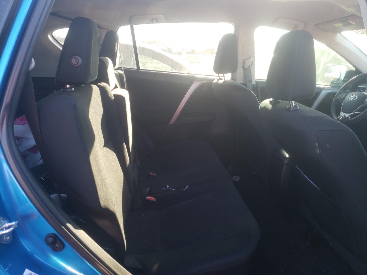 Photo 6 from auction – 2016 TOYOTA RAV4 LE with VIN 2T3BFREV2GW505284