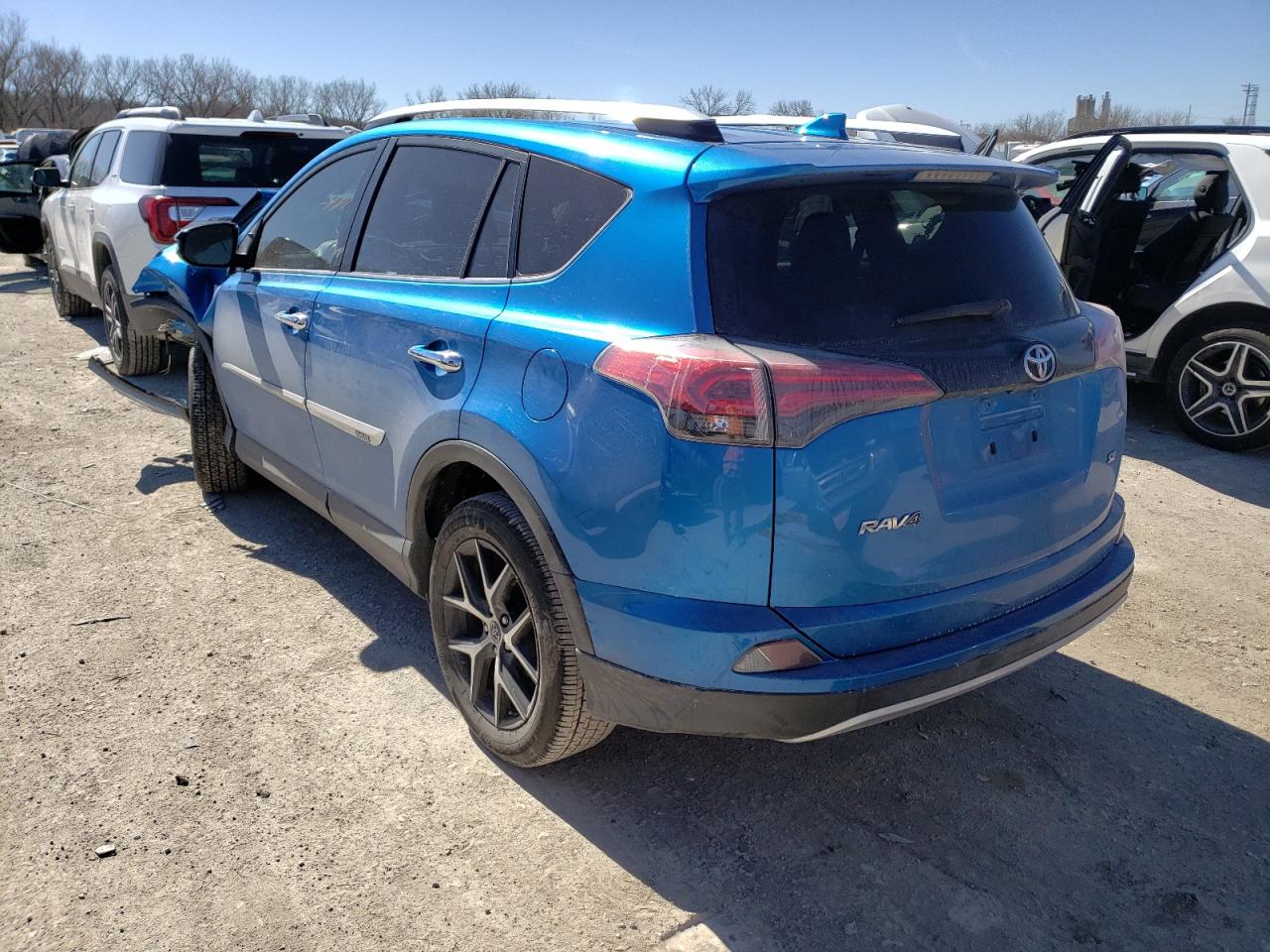 Photo 3 from auction – 2016 TOYOTA RAV4 SE with VIN JTMNFREV1GJ067028