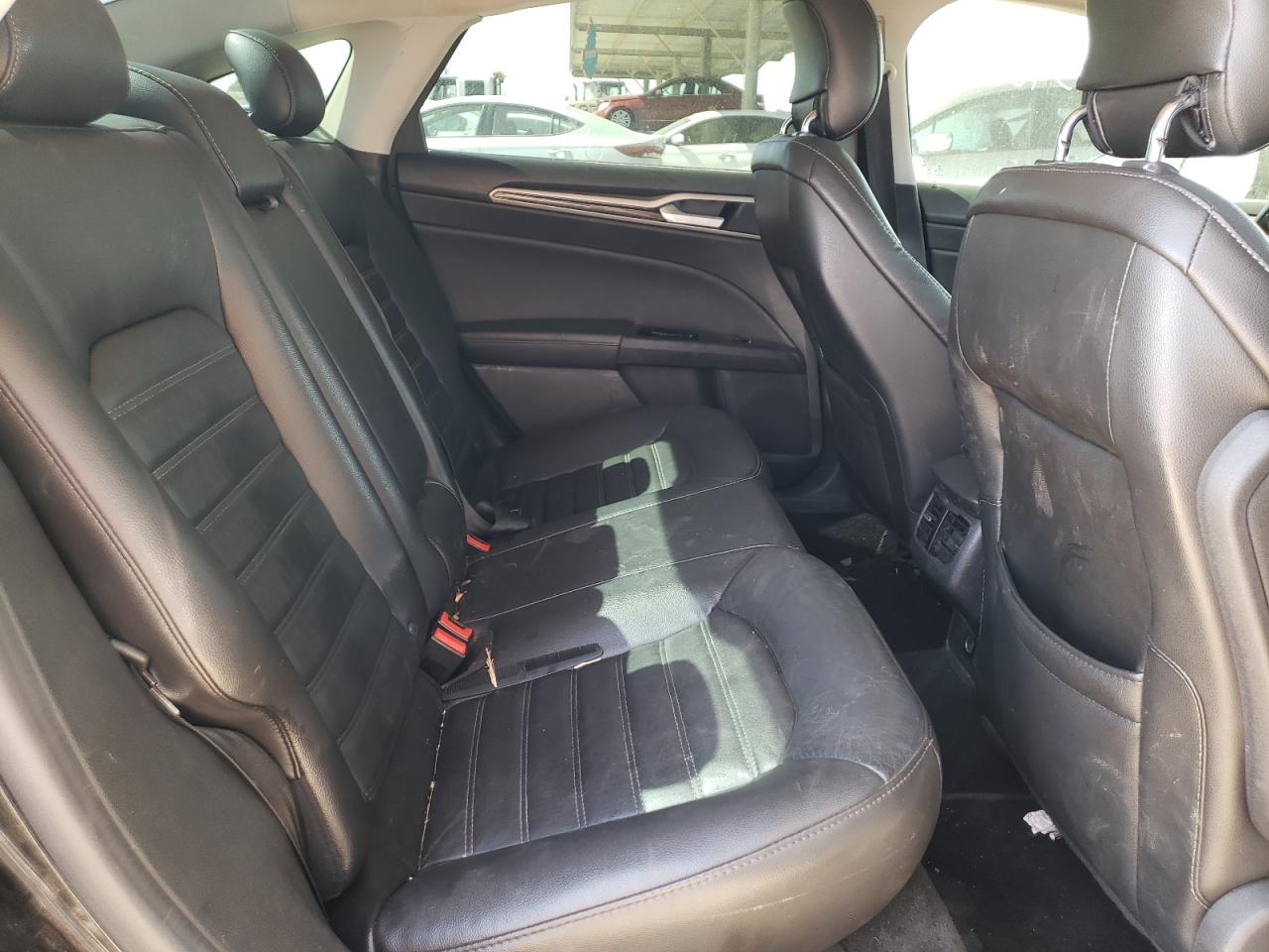 Photo 6 from auction – 2013 FORD FUSION SE with VIN 3FA6P0HR1DR267149
