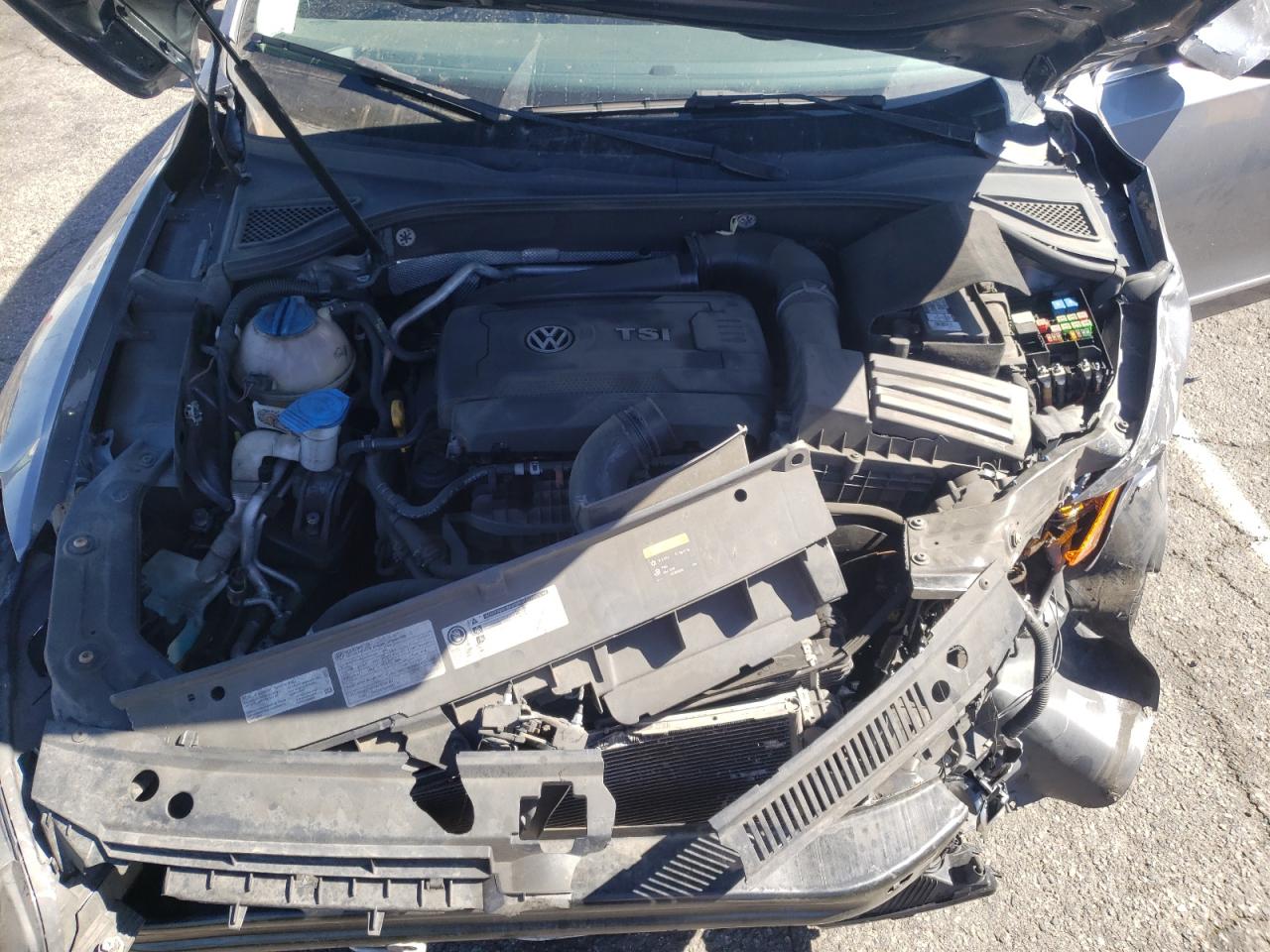 Photo 7 from auction – 2015 VOLKSWAGEN PASSAT SE with VIN 1VWBS7A33FC046365