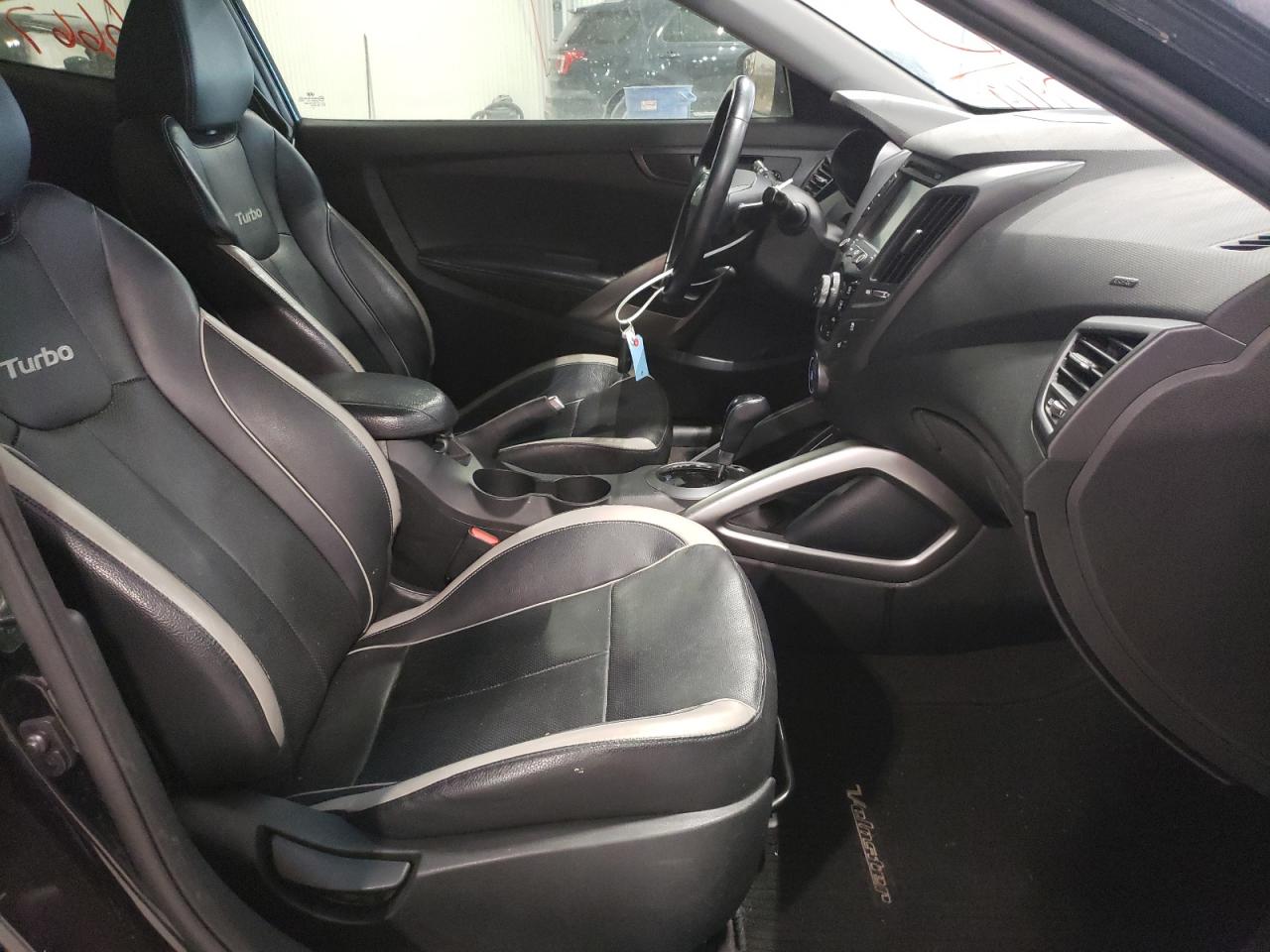 Photo 5 from auction – 2015 HYUNDAI VELOSTER T with VIN KMHTC6AE8FU227919