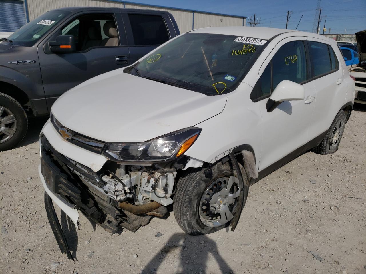 Photo 2 from auction – 2018 CHEVROLET TRAX LS with VIN 3GNCJKSB4JL164898
