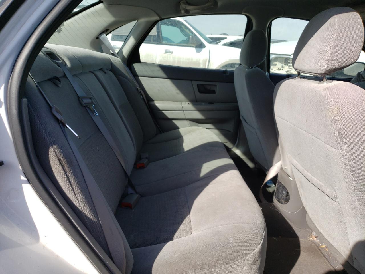 Photo 6 from auction – 2005 FORD TAURUS SE with VIN 1FAFP53265A302786