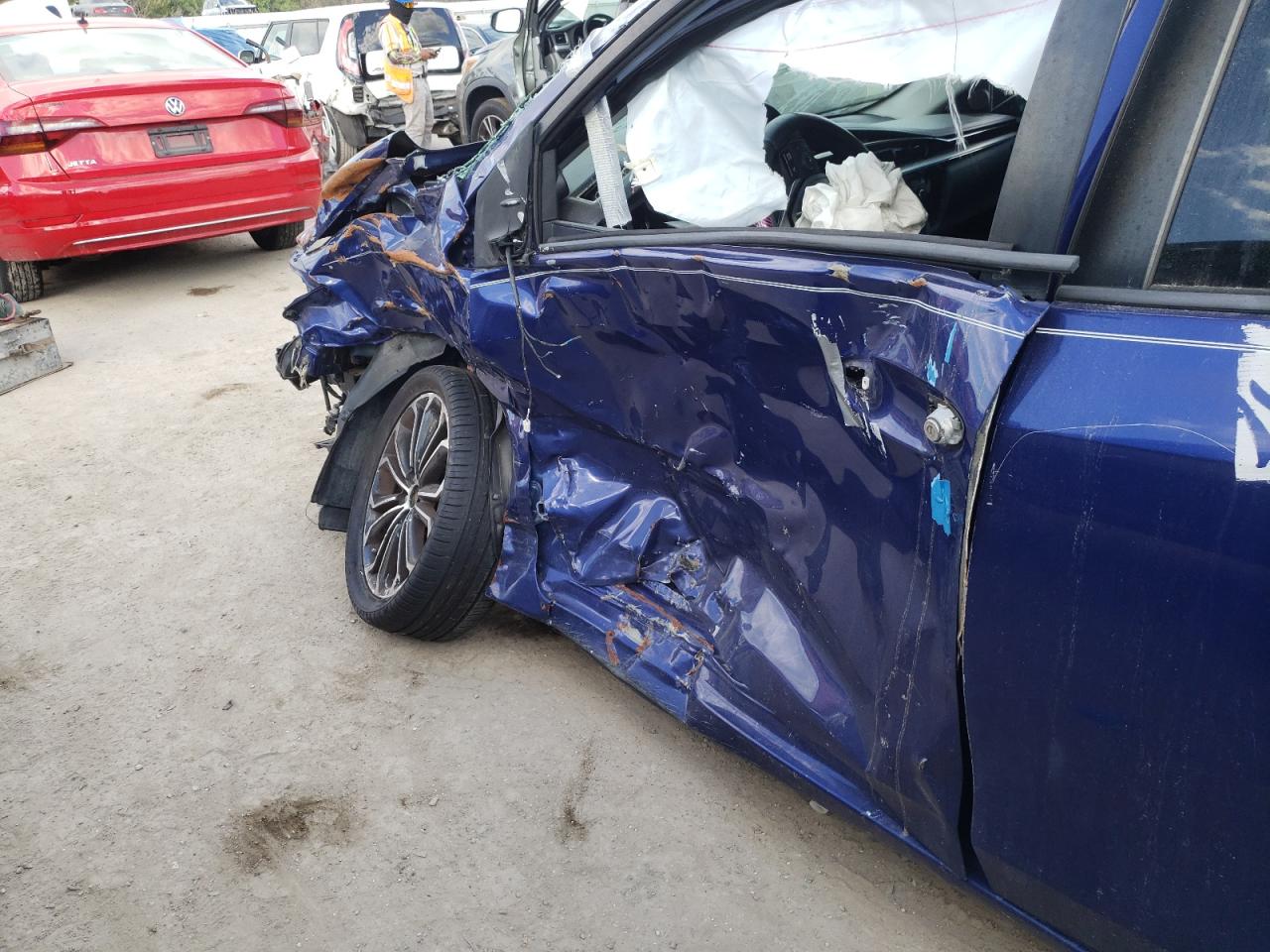 Photo 10 from auction – 2014 TOYOTA COROLLA L with VIN 5YFBURHE8EP121485