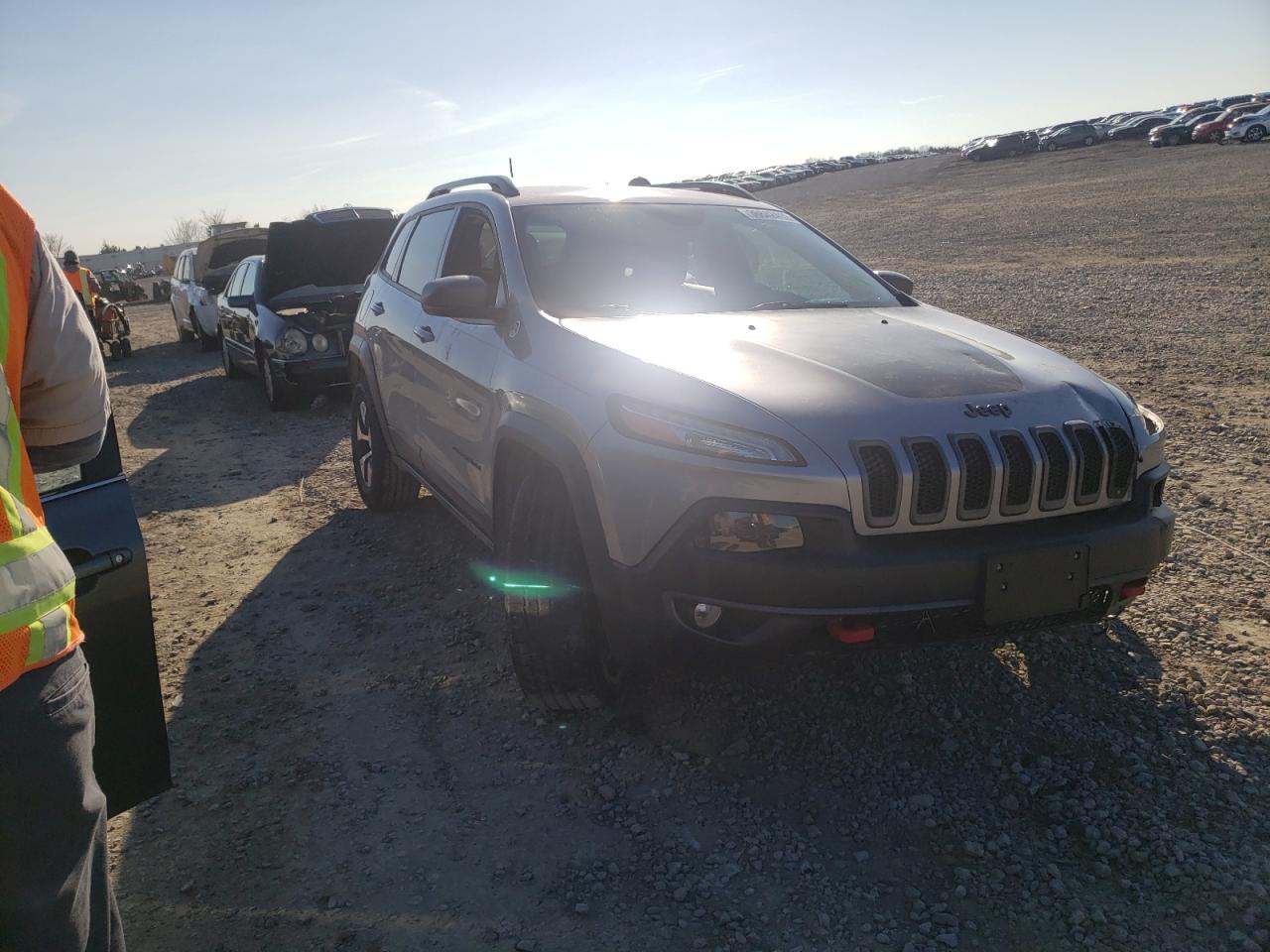 JEEP CHEROKEE T 2018 with VIN 1C4PJMBX4JD501965 - Photo from auction