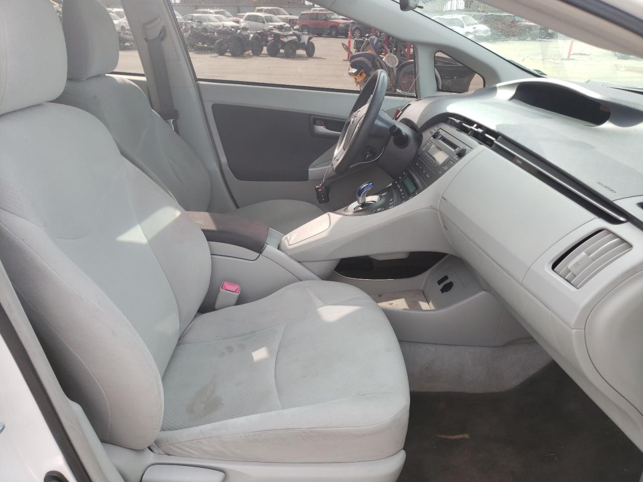 Photo 5 from auction – 2011 TOYOTA PRIUS with VIN JTDKN3DU4B5289446