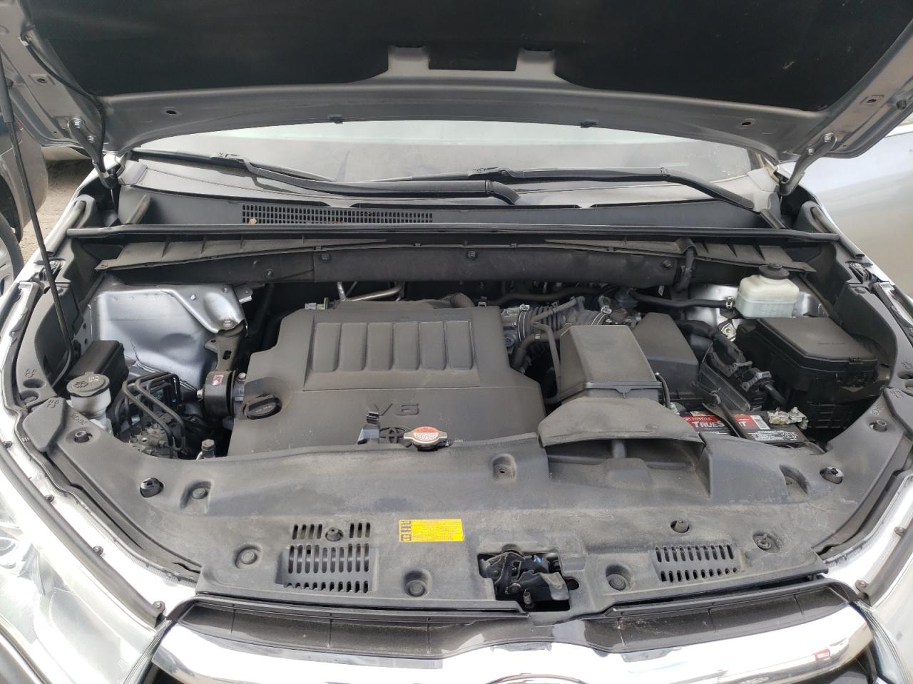 Photo 7 from auction – 2015 TOYOTA HIGHLANDER with VIN 5TDZKRFHXFS107730