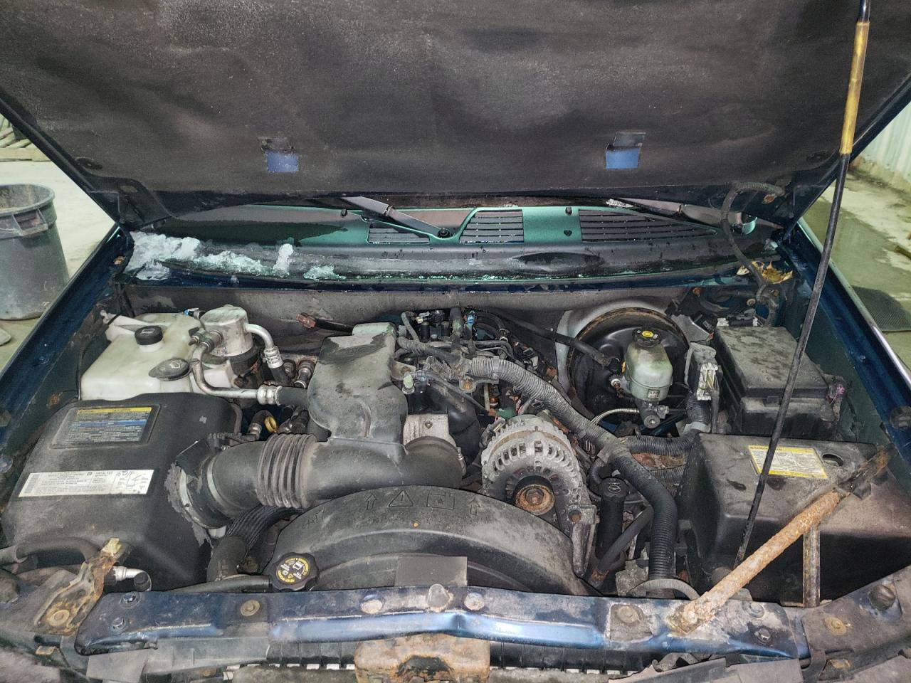 Photo 7 from auction – 2004 BUICK RAINIER CX with VIN 5GAET13P242214141