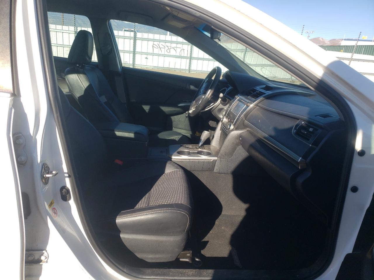 Photo 5 from auction – 2013 TOYOTA CAMRY L with VIN 4T1BF1FK0DU694432