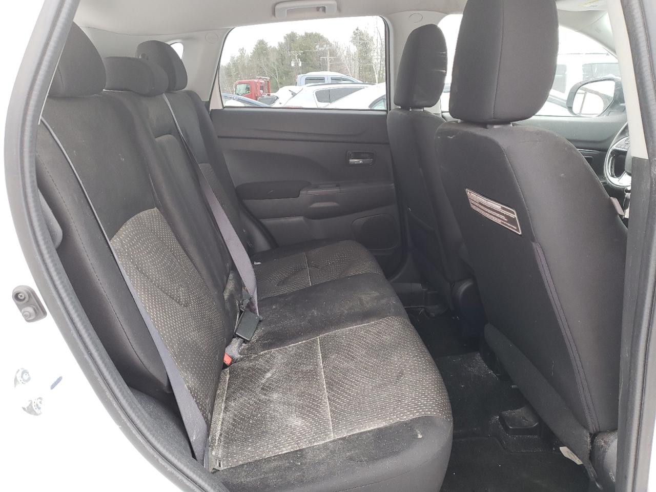 Photo 6 from auction – 2016 MITSUBISHI OUTLANDER with VIN JA4AR3AW1GZ045821