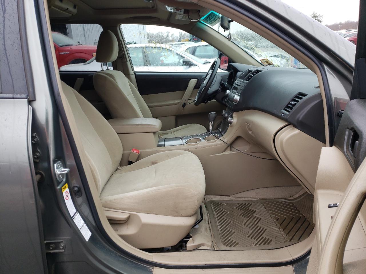 Photo 5 from auction – 2010 TOYOTA HIGHLANDER with VIN 5TDBK3EH9AS037825