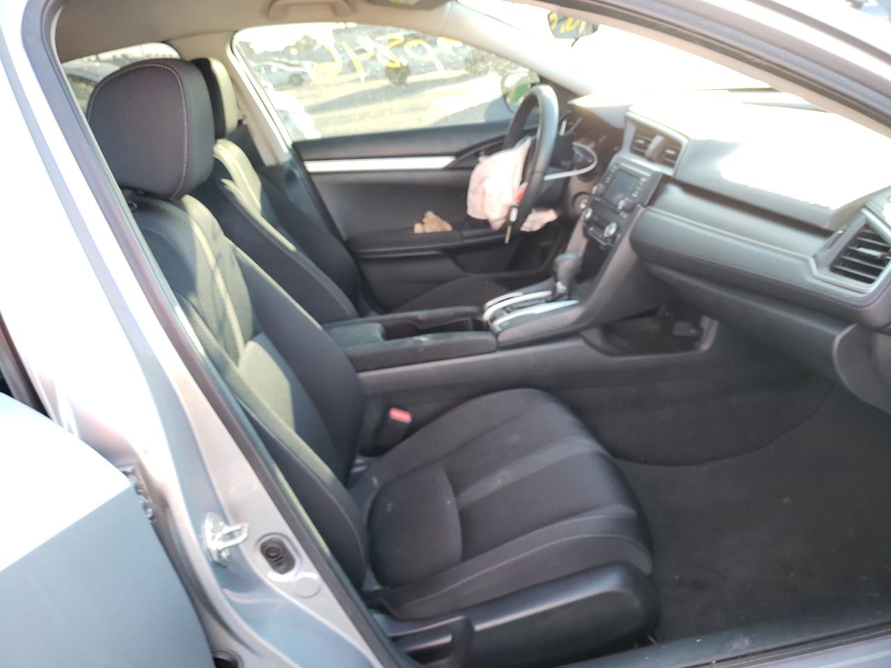 Photo 5 from auction – 2018 HONDA CIVIC LX with VIN 2HGFC2F57JH509193