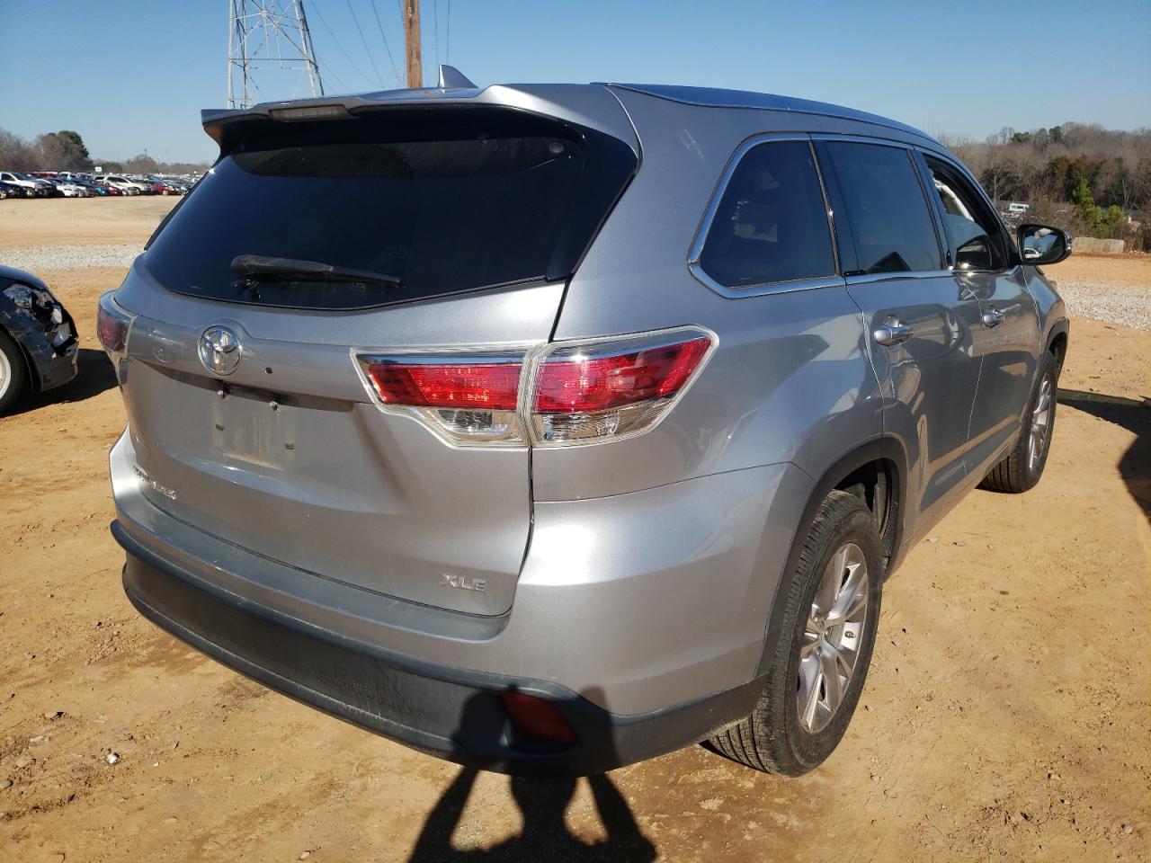 Foto 4 de la subasta – 2015 TOYOTA HIGHLANDER con VIN 5TDKKRFH7FS084392
