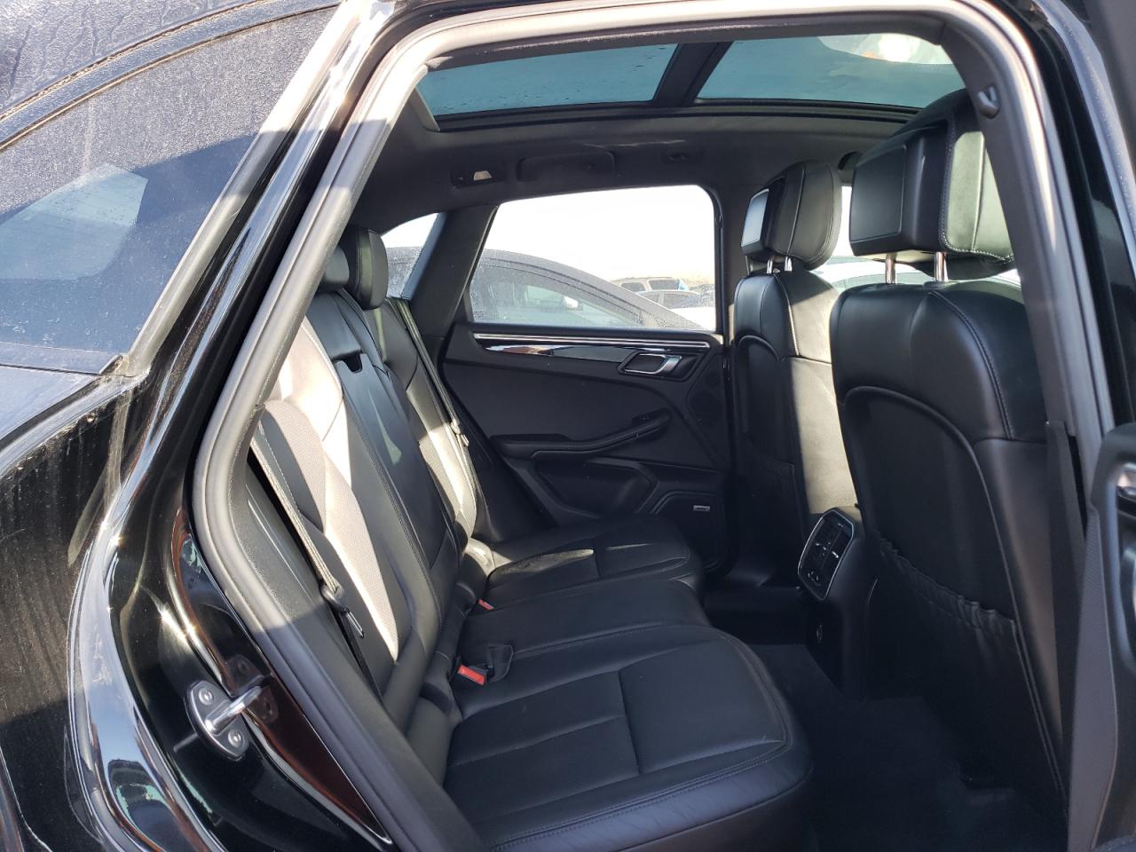 Photo 6 from auction – 2018 PORSCHE MACAN S with VIN WP1AB2A51JLB36771