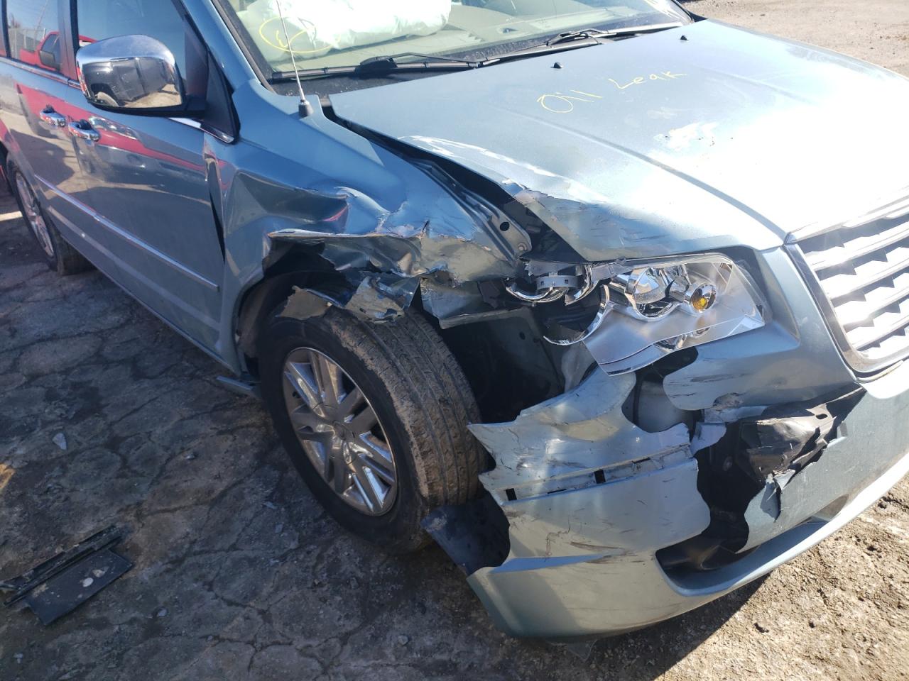 Photo 9 from auction – 2010 CHRYSLER TOWN & COU with VIN 2A4RR6DXXAR148066