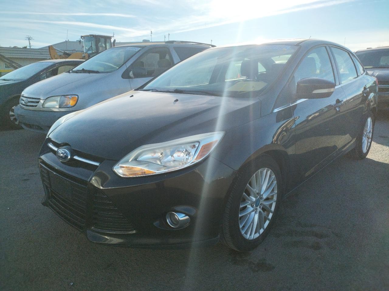Photo 2 from auction – 2012 FORD FOCUS SEL with VIN 1FAHP3H24CL168562