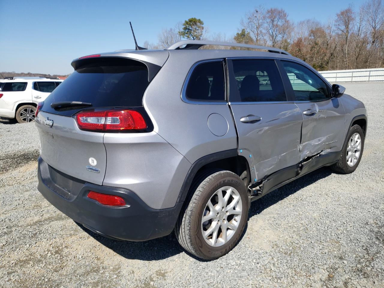 Photo 4 from auction – 2017 JEEP CHEROKEE L with VIN 1C4PJLCB0HD221791