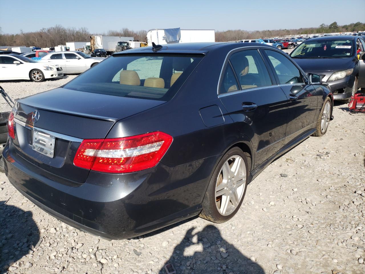 Photo 4 from auction – 2010 MERCEDES-BENZ E 550 with VIN WDDHF7CB4AA032412