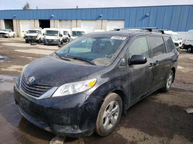 Photo 2 from auction – 2017 TOYOTA SIENNA LE with VIN 5TDKZ3DC5HS843656