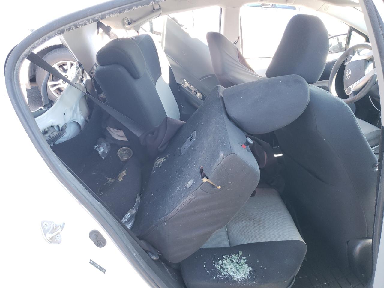 Photo 6 from auction – 2012 TOYOTA PRIUS C with VIN JTDKDTB37C1513802