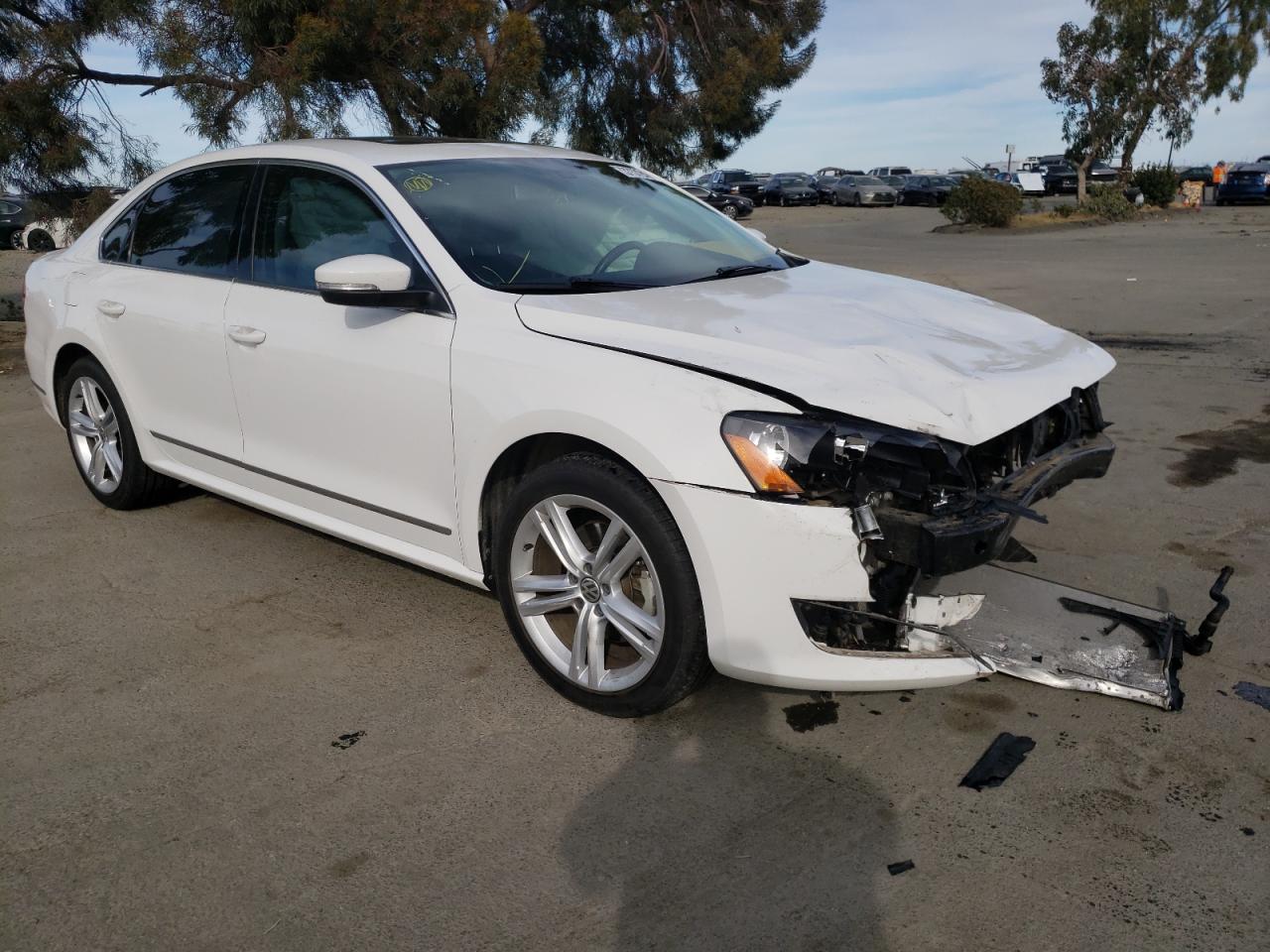 Photo 1 from auction – 2015 VOLKSWAGEN PASSAT SEL with VIN 1VWCV7A30FC106484