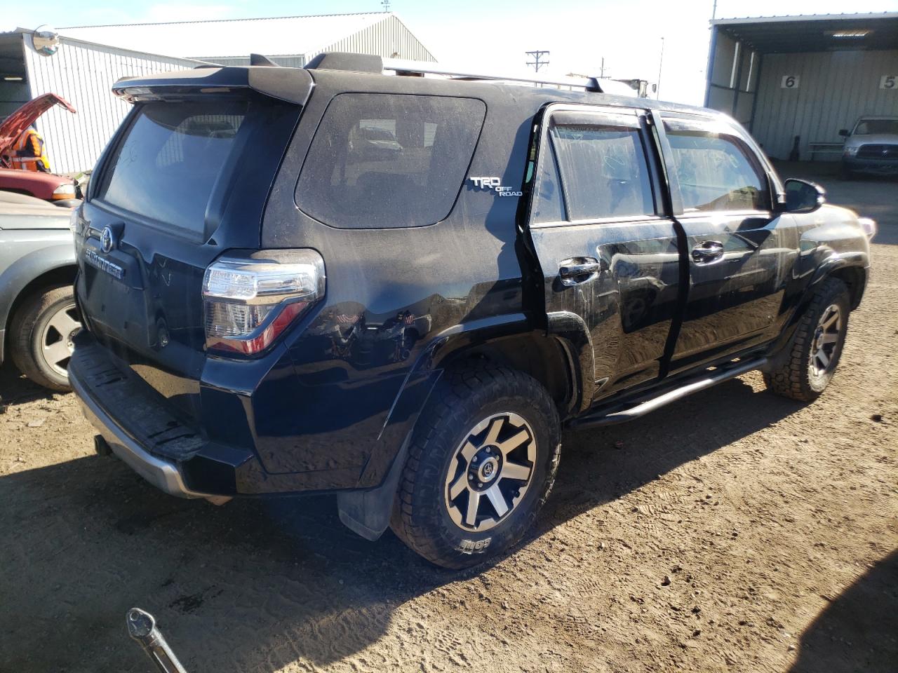 Photo 4 from auction – 2017 TOYOTA 4RUNNER SR with VIN JTEBU5JR7H5419464