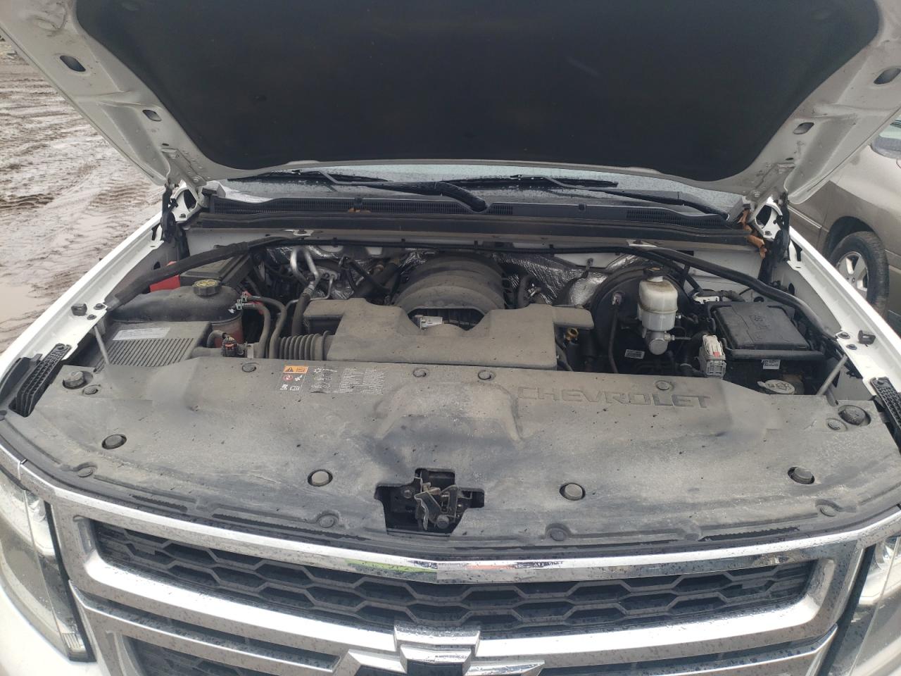 Photo 7 from auction – 2016 CHEVROLET SUBURBAN K with VIN 1GNSKHKC3GR405372