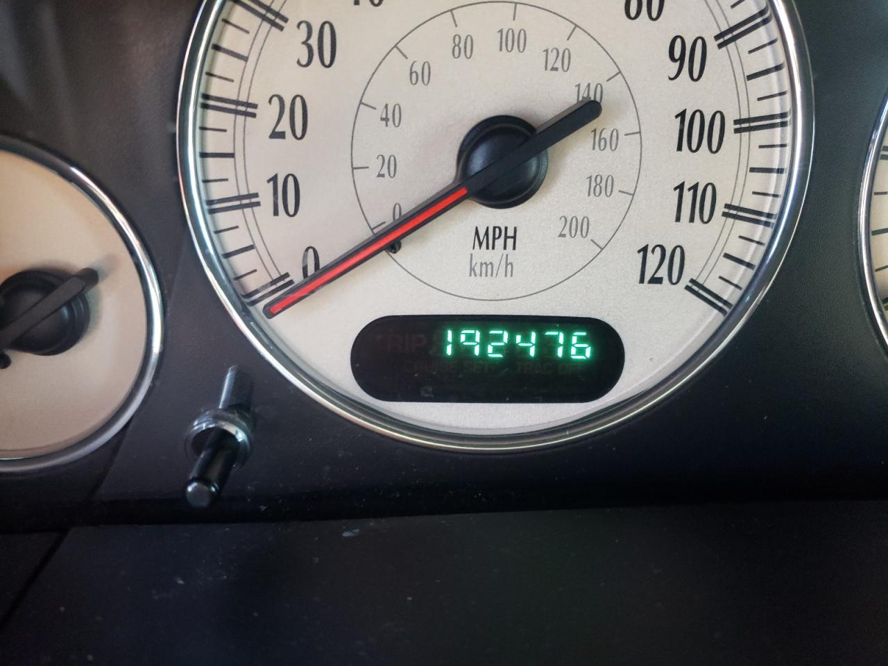 Photo 8 from auction – 2003 CHRYSLER TOWN & COU with VIN 2C8GP64L13R196038