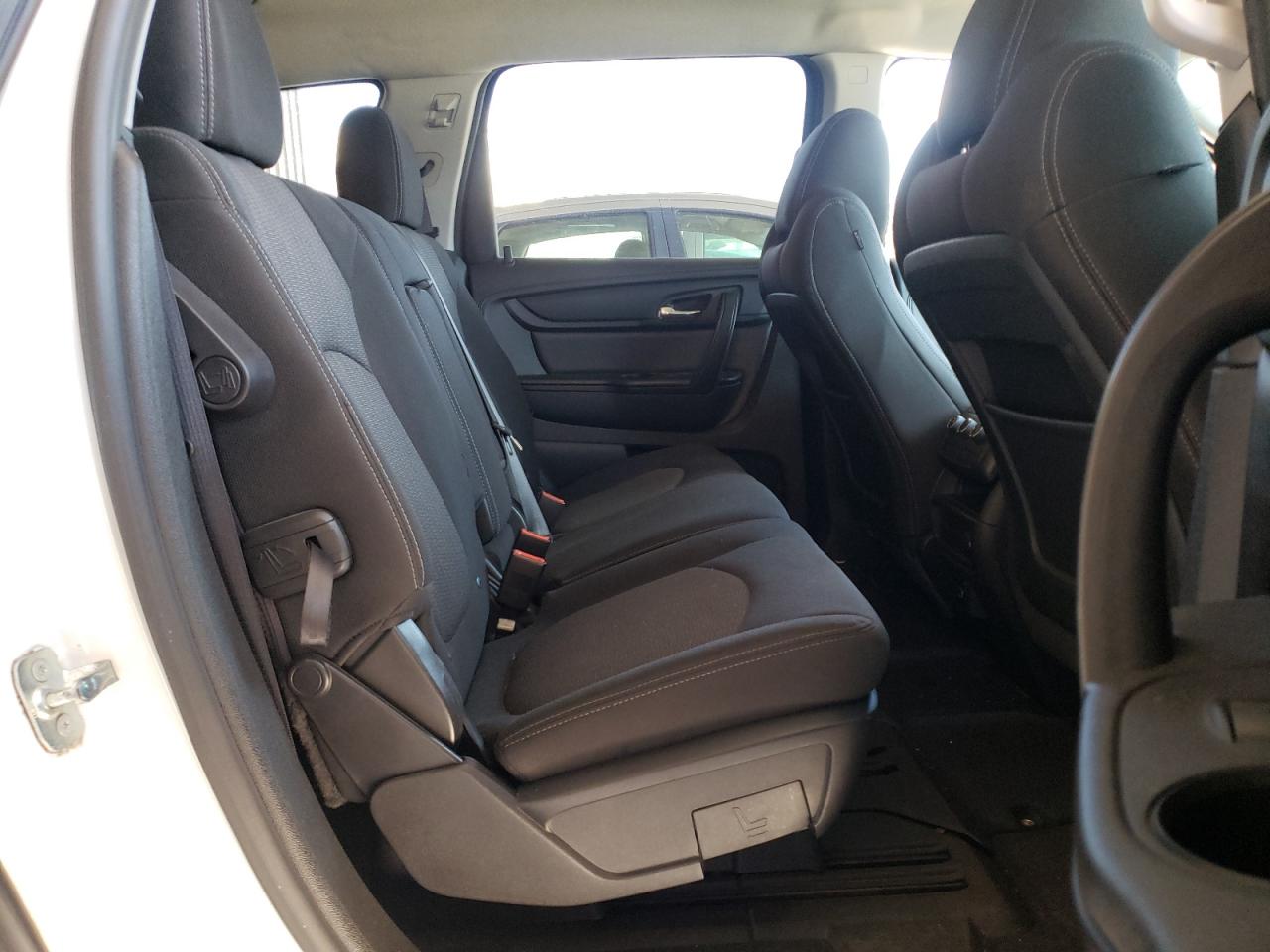 Photo 6 from auction – 2017 CHEVROLET TRAVERSE L with VIN 1GNKVGKD5HJ162173