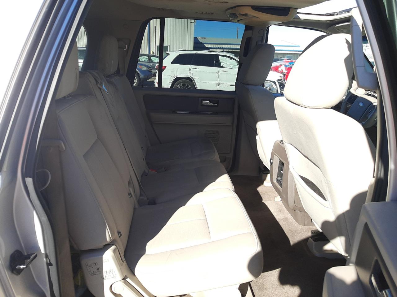 Photo 6 from auction – 2011 FORD EXPEDITION with VIN 1FMJK1H51BEF18611