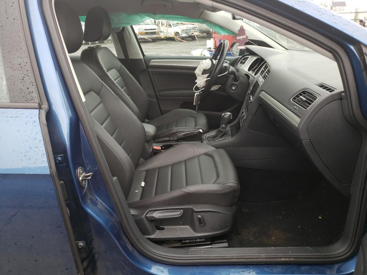Photo 5 from auction – 2015 VOLKSWAGEN GOLF with VIN 3VW217AU2FM094501