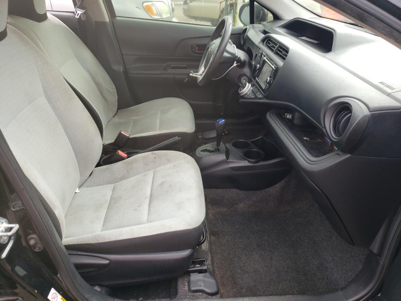 Photo 5 from auction – 2015 TOYOTA PRIUS C with VIN JTDKDTB33F1575458