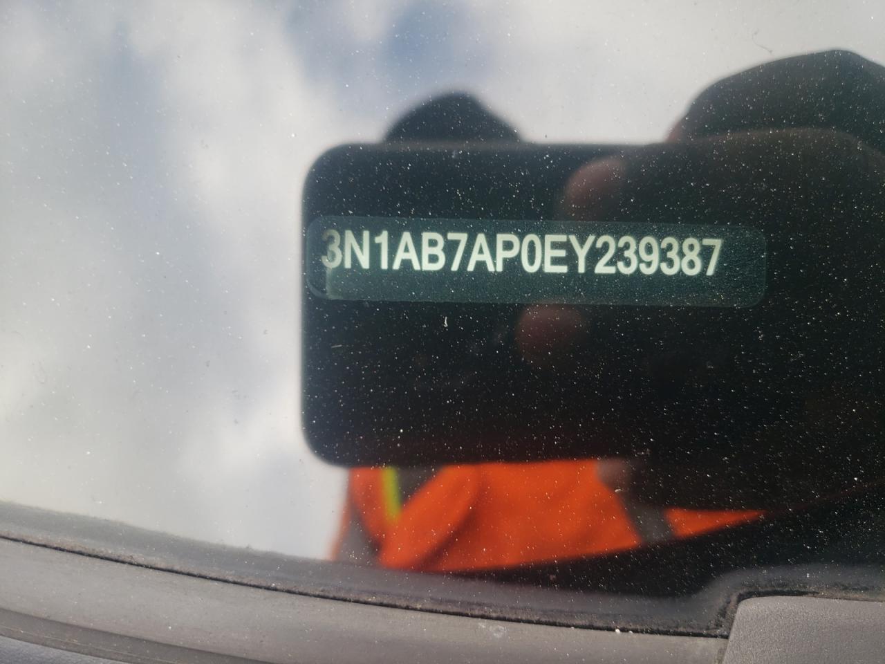 Photo 10 from auction – 2014 NISSAN SENTRA S with VIN 3N1AB7AP0EY239387