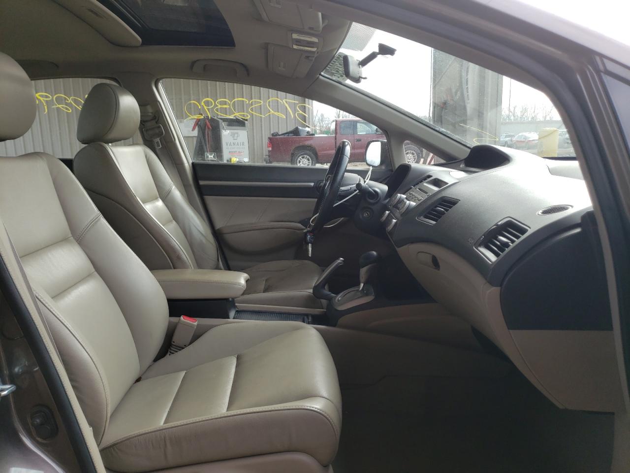 Photo 5 from auction – 2009 HONDA CIVIC EXL with VIN 19XFA16989E008452