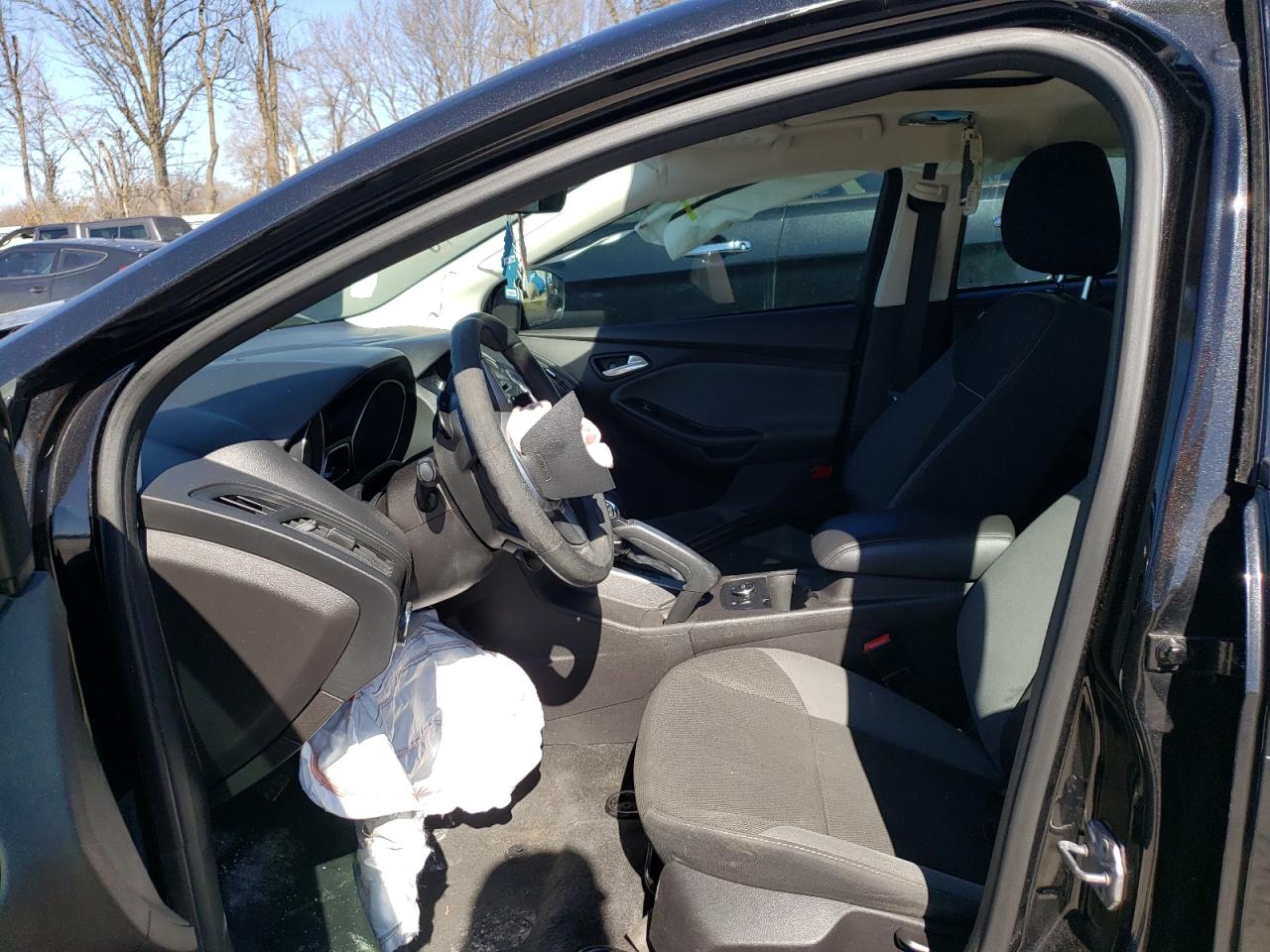 Photo 5 from auction – 2013 FORD FOCUS SE with VIN 1FADP3K27DL177233